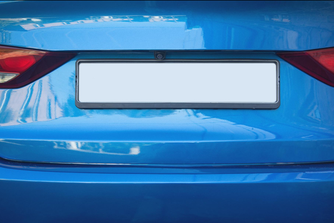 Kto ma niebieskie tablice rejestracyjne?